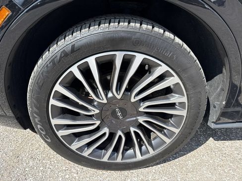 Used 2022 Lincoln Corsair Reserve w/ Equipment Group 201A AWD/4WD image 3