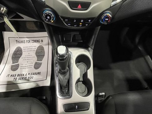 Used 2017 Chevrolet Cruze LS image 27