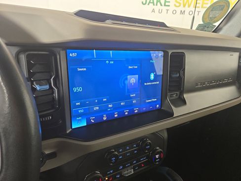 Used 2023 Ford Bronco Wildtrak image 19