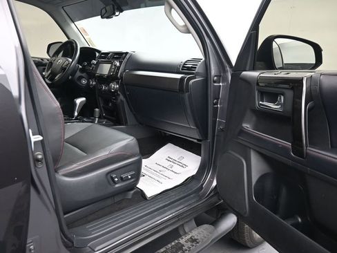 Used 2019 Toyota 4Runner TRD Off-Road Premium AWD/4WD image 12