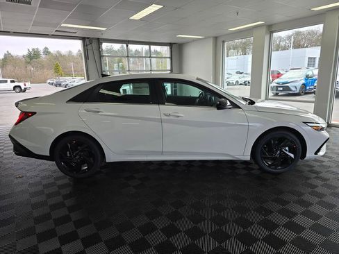 New 2026 Hyundai Elantra SEL Sport Premium FWD image 2