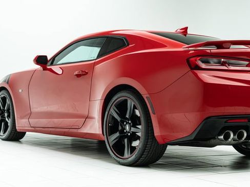 Used 2018 Chevrolet Camaro SS image 18
