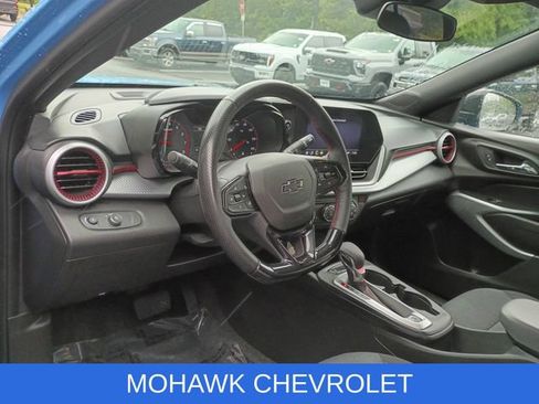 Used 2024 Chevrolet Trax RS w/ Sunroof Package FWD image 10
