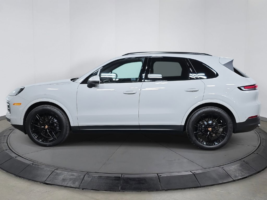 Certified 2026 Porsche Cayenne AWD/4WD image 2