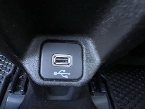 Used 2020 Jeep Renegade Altitude w/ UConnect 8.4 Nav Group image 22