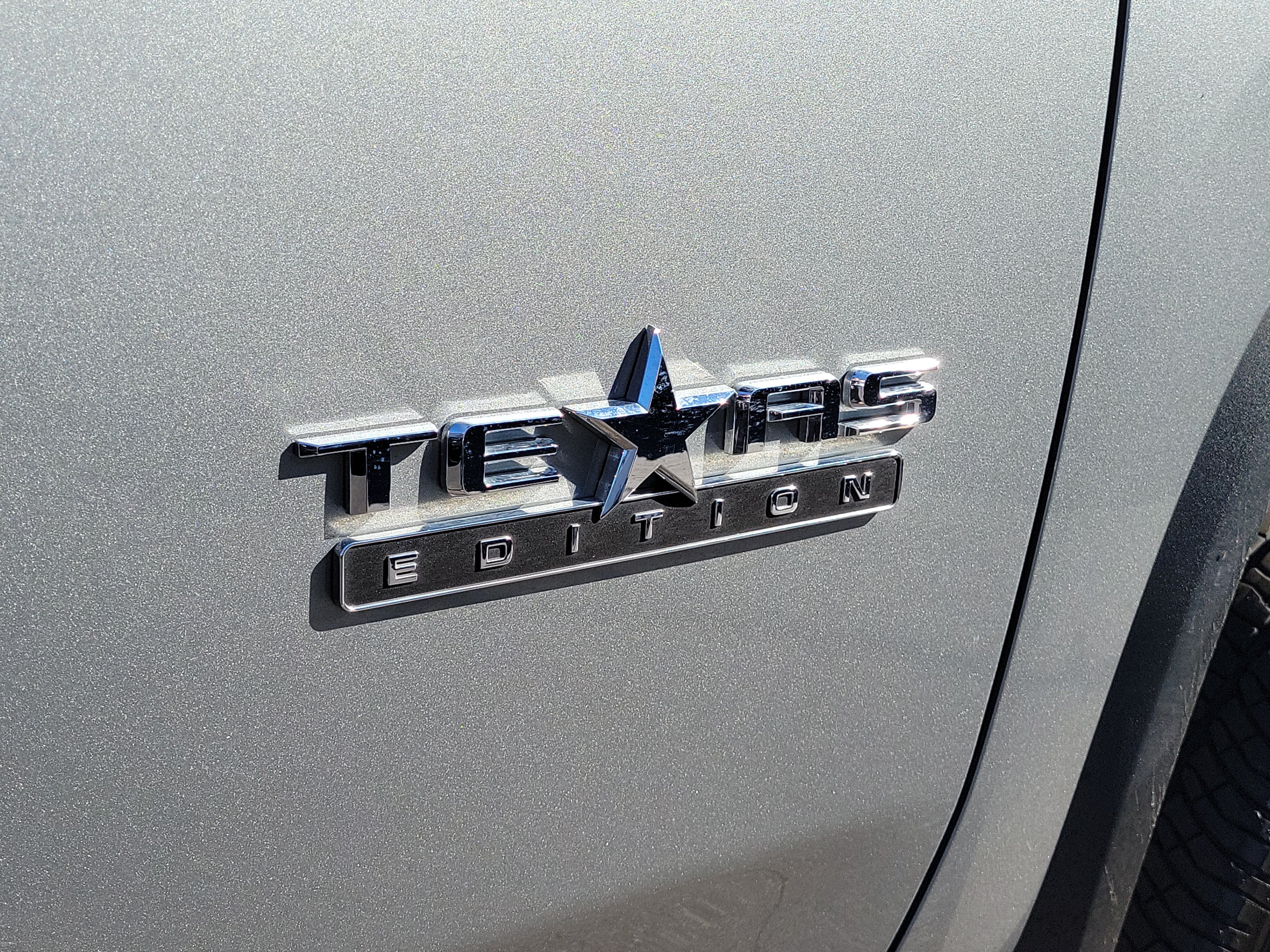 Used 2025 Chevrolet Silverado 2500 LT w/ Texas Edition AWD/4WD image 6