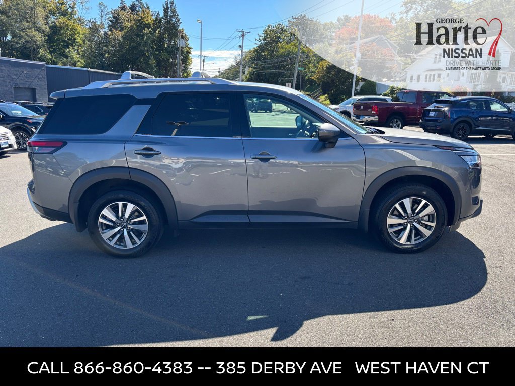 Certified 2024 Nissan Pathfinder SL w/ Cargo Package AWD/4WD image 4