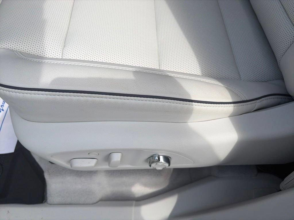 New 2027 Buick Enclave Avenir w/ LPO, Floor Liner Package AWD/4WD image 18
