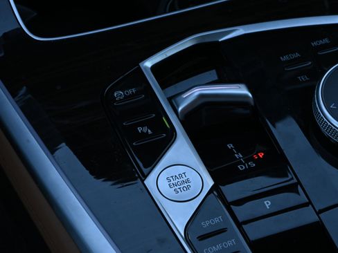 Certified 2025 BMW X5 xDrive40i w/ Premium Package image 19