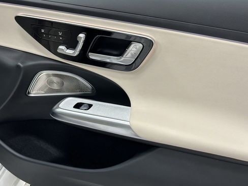 Used 2025 Mercedes-Benz E 350 Sedan image 15