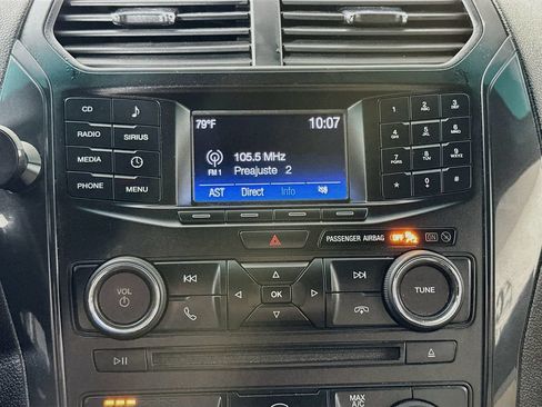 Used 2016 Ford Explorer XLT FWD image 17