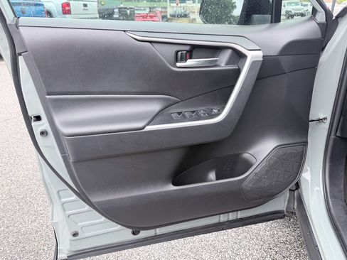 Used 2022 Toyota RAV4 XLE w/ Convenience Package FWD image 32