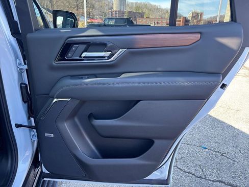 New 2026 GMC Yukon Denali image 36