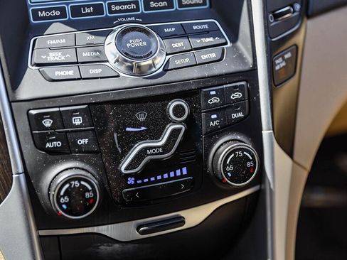 Used 2011 Hyundai Sonata Limited w/ Navigation Pkg 5 FWD image 31
