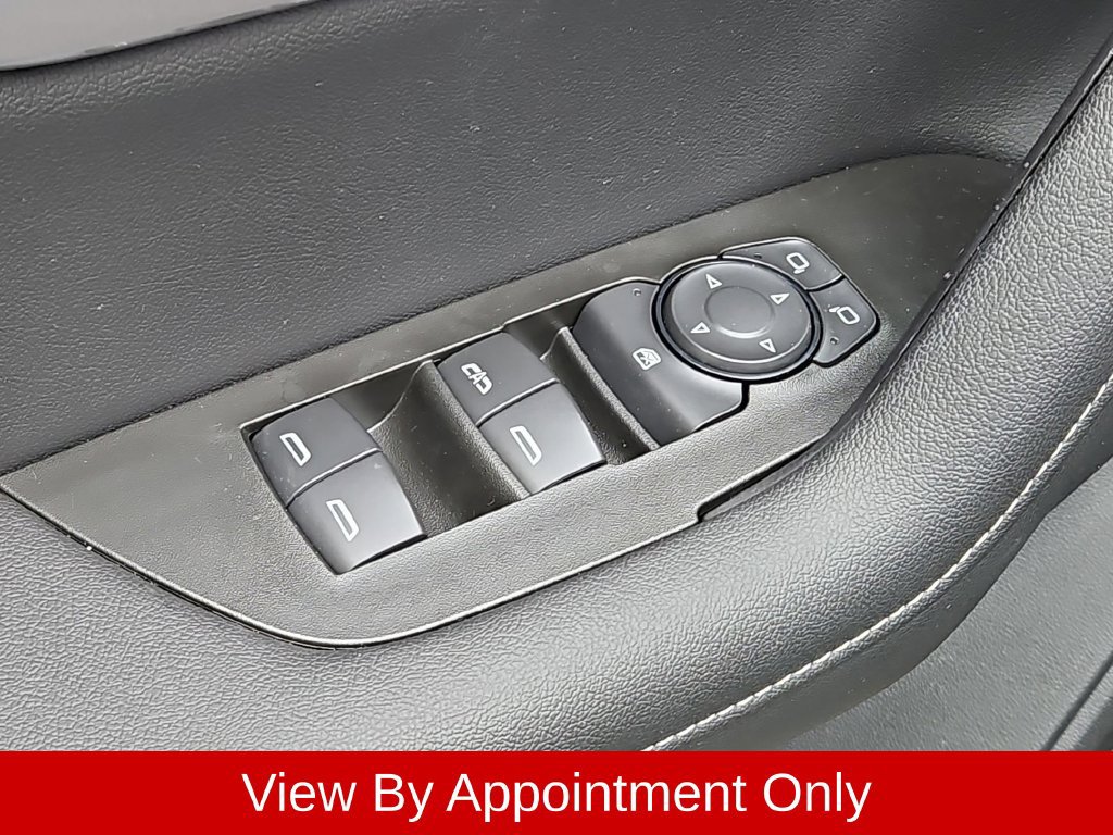 Used 2025 Chevrolet Blazer LT FWD image 13