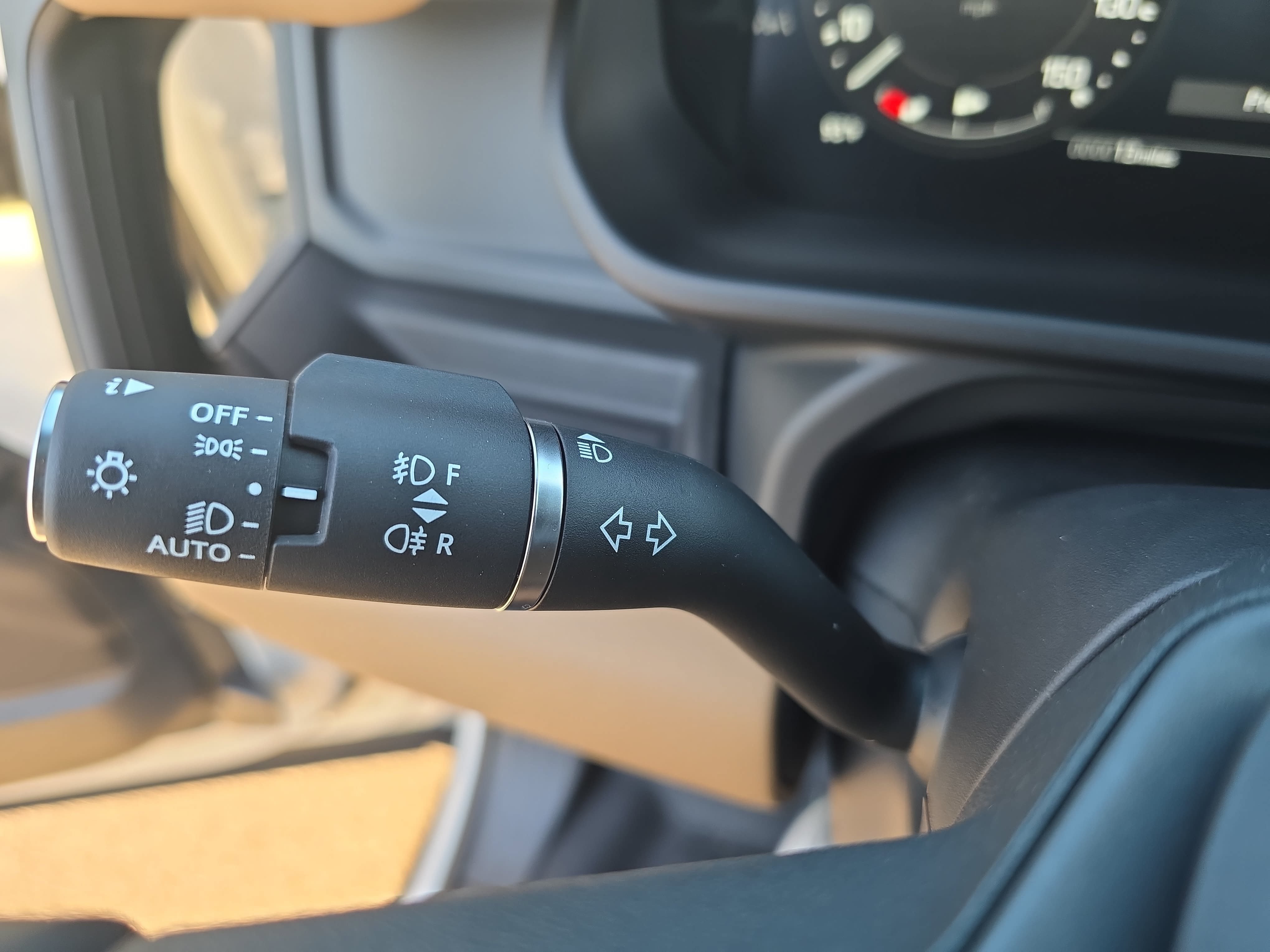 New 2026 Land Rover Defender 110 X-Dynamic SE AWD/4WD image 25