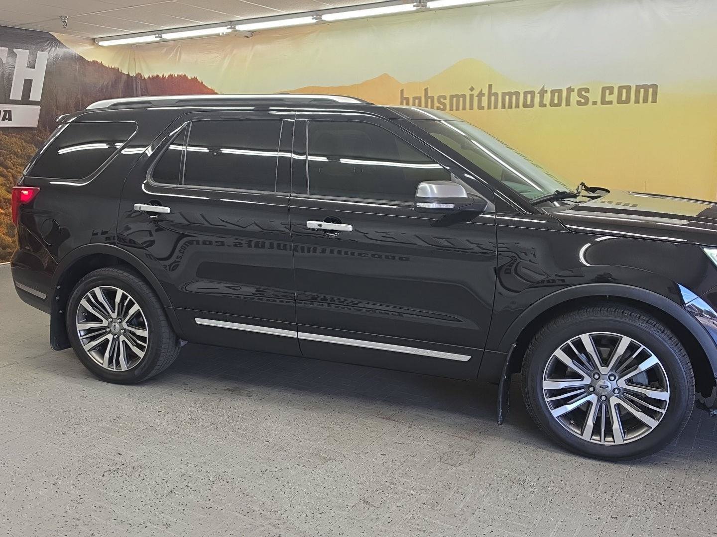 Used 2019 Ford Explorer Platinum AWD/4WD image 22