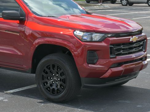 Used 2026 Chevrolet Colorado W/T w/ WT Custom Package RWD image 28
