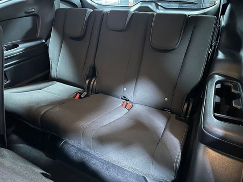 Used 2023 Subaru Ascent Premium image 11