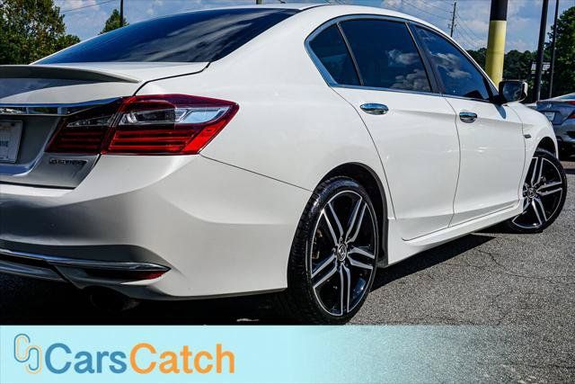 Used 2017 Honda Accord Sport image 5