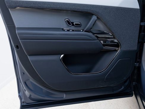 Used 2024 Land Rover Range Rover Sport Dynamic SE image 21