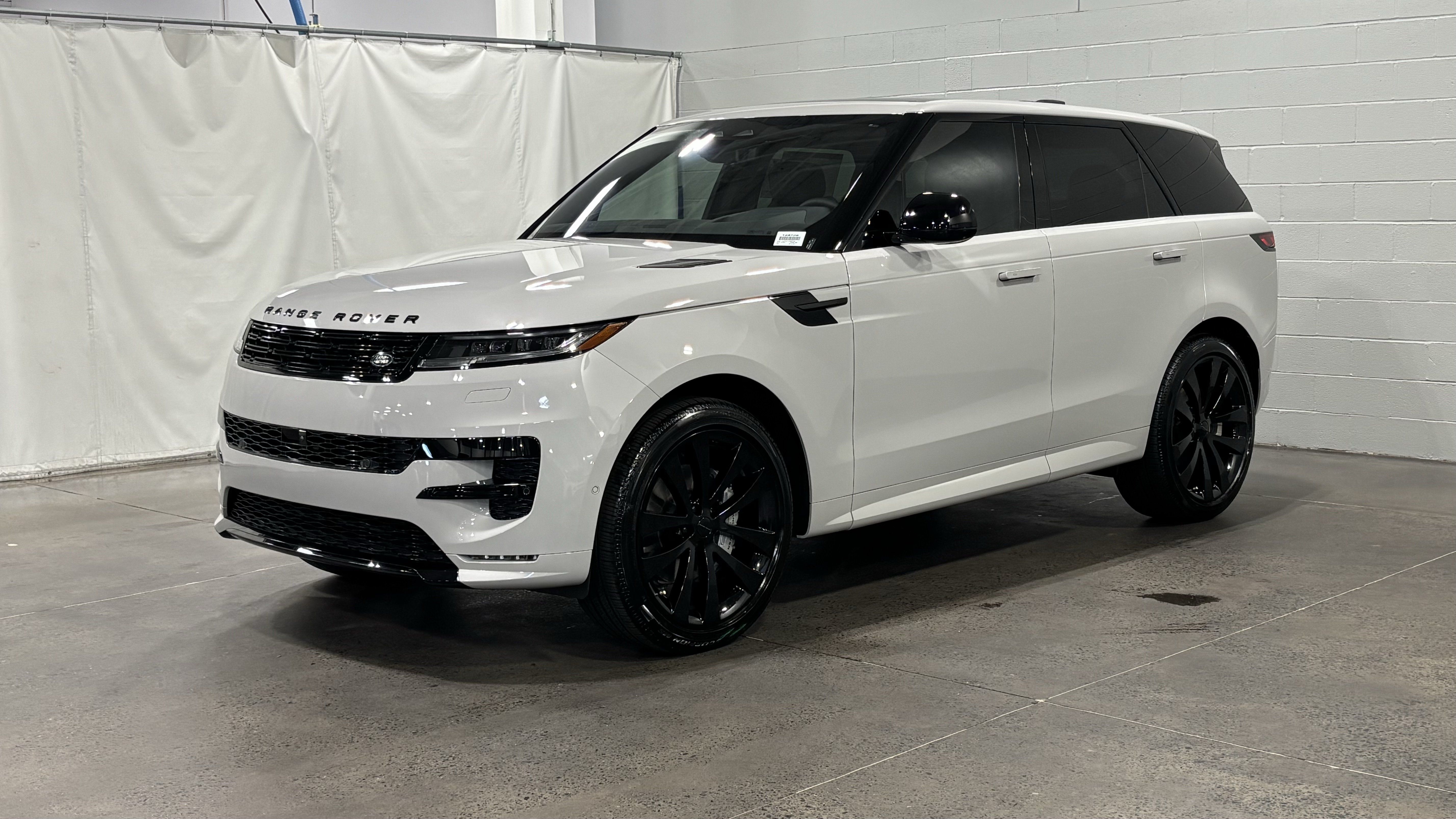 New 2026 Land Rover Range Rover Sport Dynamic SE AWD/4WD image 1