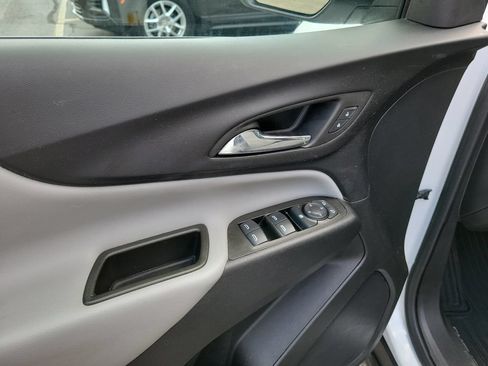 Used 2023 Chevrolet Equinox LS w/ LS Convenience Package AWD/4WD image 24