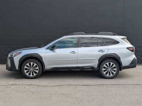 Used 2023 Subaru Outback Limited XT AWD/4WD image 8