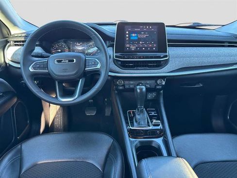 Used 2022 Jeep Compass Latitude image 11