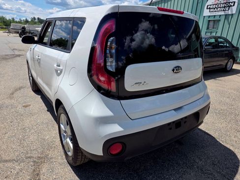 Used 2018 Kia Soul FWD image 11