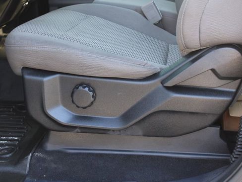 Used 2018 Ford F150 XLT image 16