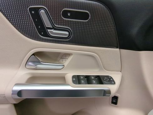 Certified 2021 Mercedes-Benz GLB 250 image 25