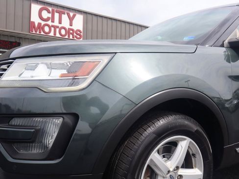 Used 2016 Ford Explorer XLT w/ Equipment Group 202A AWD/4WD image 25