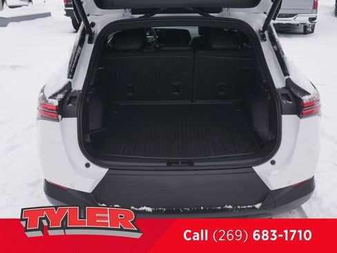 New 2026 Chevrolet Equinox EV LT w/ LPO, Blackout Package AWD/4WD image 17