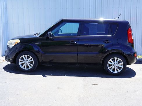 Used 2013 Kia Soul FWD image 3