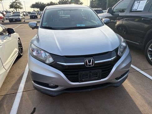 Used 2016 Honda HR-V EX image 2