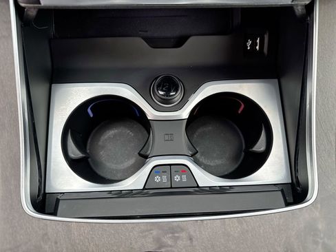 Used 2025 BMW X7 M60i image 40