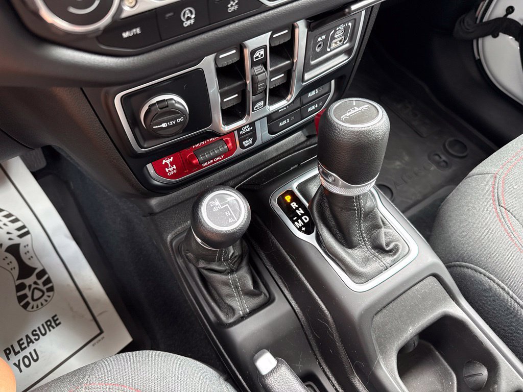 Used 2024 Jeep Gladiator Rubicon w/ Technology Group AWD/4WD image 36