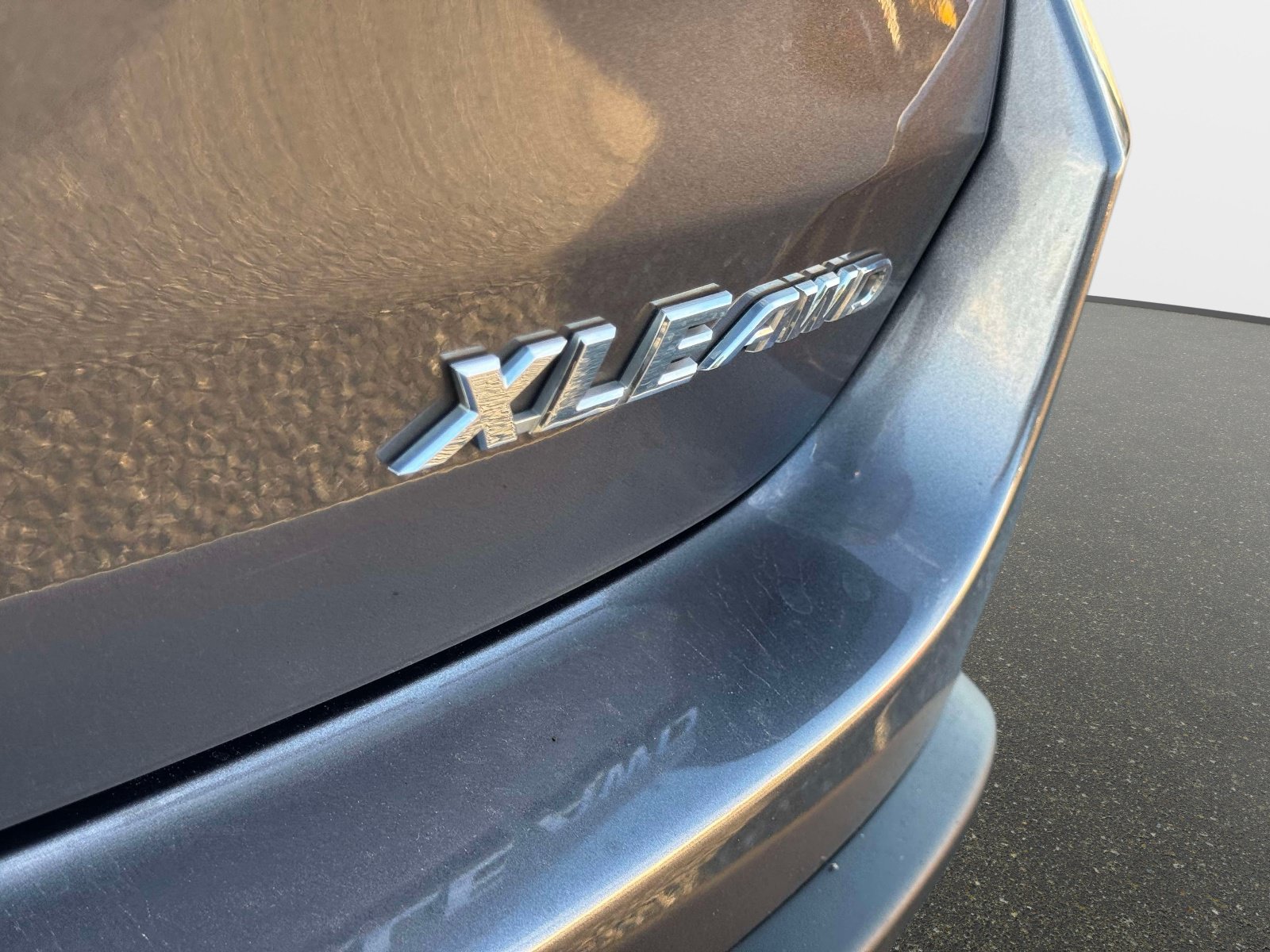 Used 2018 Toyota Highlander XLE AWD/4WD image 9