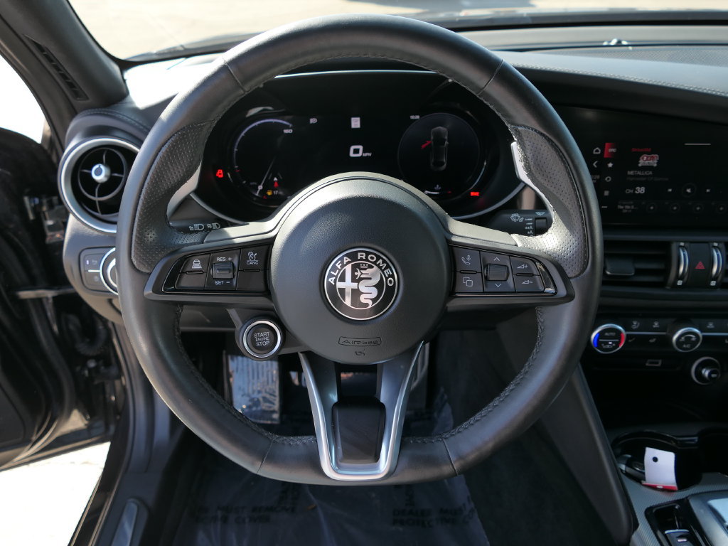 Used 2024 Alfa Romeo Giulia Veloce RWD image 17