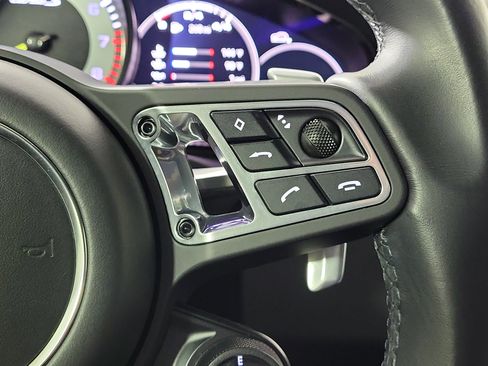 Used 2022 Porsche Cayenne Turbo S image 14