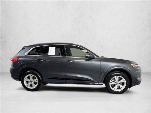 Used 2025 Audi Q5 Premium AWD/4WD image 4