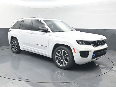 Used 2023 Jeep Grand Cherokee Overland w/ Rear Seat Video Group I AWD/4WD image 8