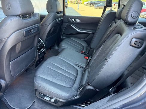 Used 2022 BMW X7 xDrive40i w/ Cold Weather Package AWD/4WD image 15