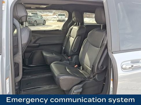 Used 2024 Toyota Sienna XLE Woodland Edition image 13