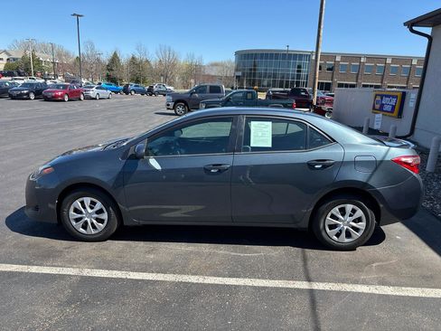 Used 2018 Toyota Corolla LE FWD image 6