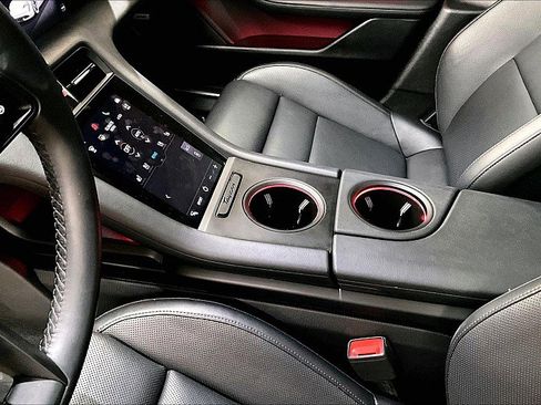 Used 2021 Porsche Taycan 4S w/ Premium Package image 13