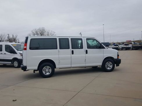Used 2020 Chevrolet Express 2500 w/ Enhanced Convenience Package image 6
