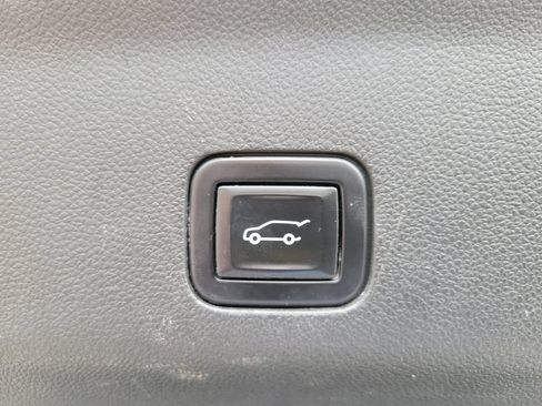 Used 2021 Chevrolet Suburban Z71 w/ Rear Media and Nav Package AWD/4WD image 33