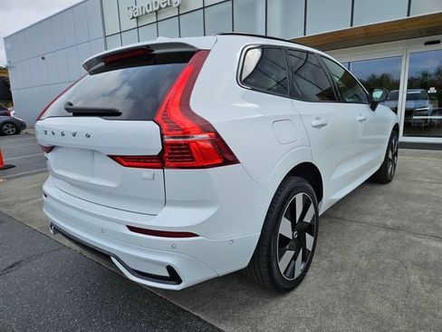 Used 2024 Volvo XC60 T8 Ultimate w/ Protection Package AWD/4WD image 5